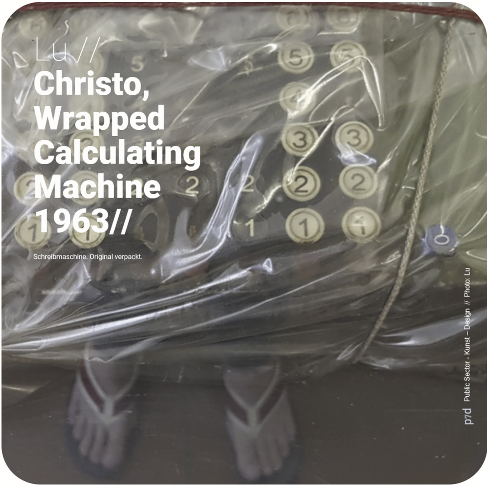 Lu // Christo, Wrapped Calculating Machine, 1963 // Schreibmaschine. Original verpackt.